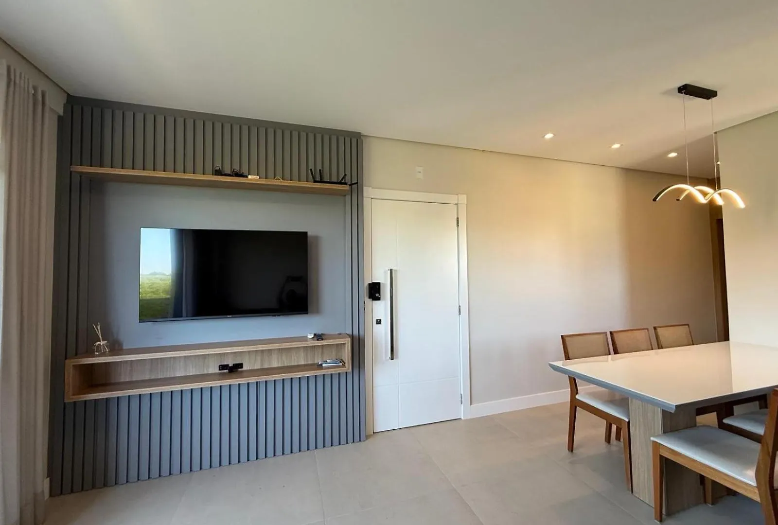 גוברנדור סלסו רמוס Cod 89 - Apartamento Apaixonante Na Praia Grande גוברנדור סלסו רמוס
